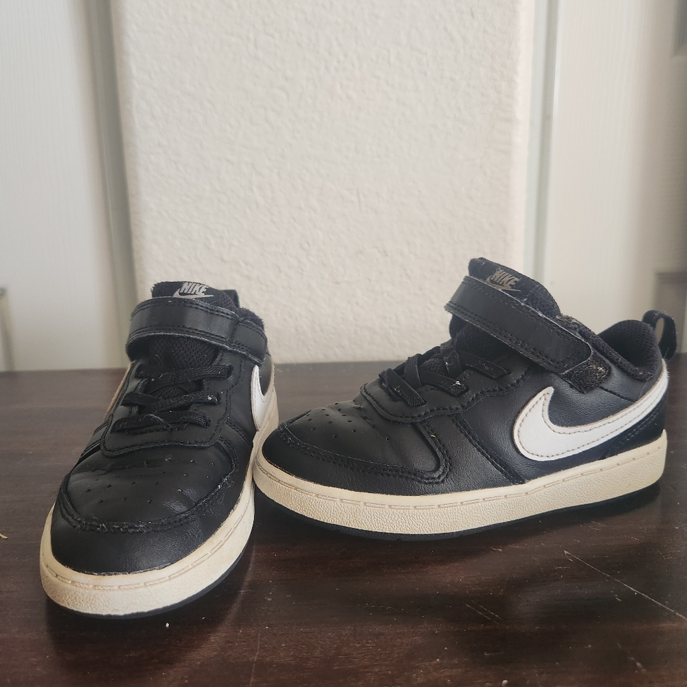 Kids Nike shoes size 10C